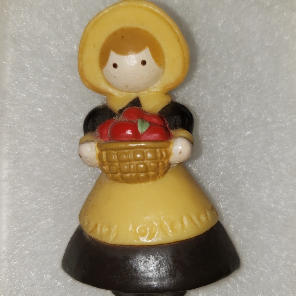 Hallmark Vintage Pilgrim Lady with Apples Pin